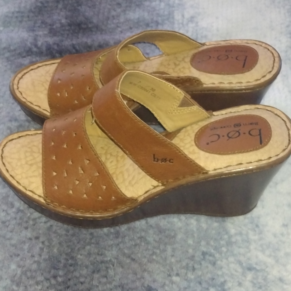 Barn of concept wedged sandals